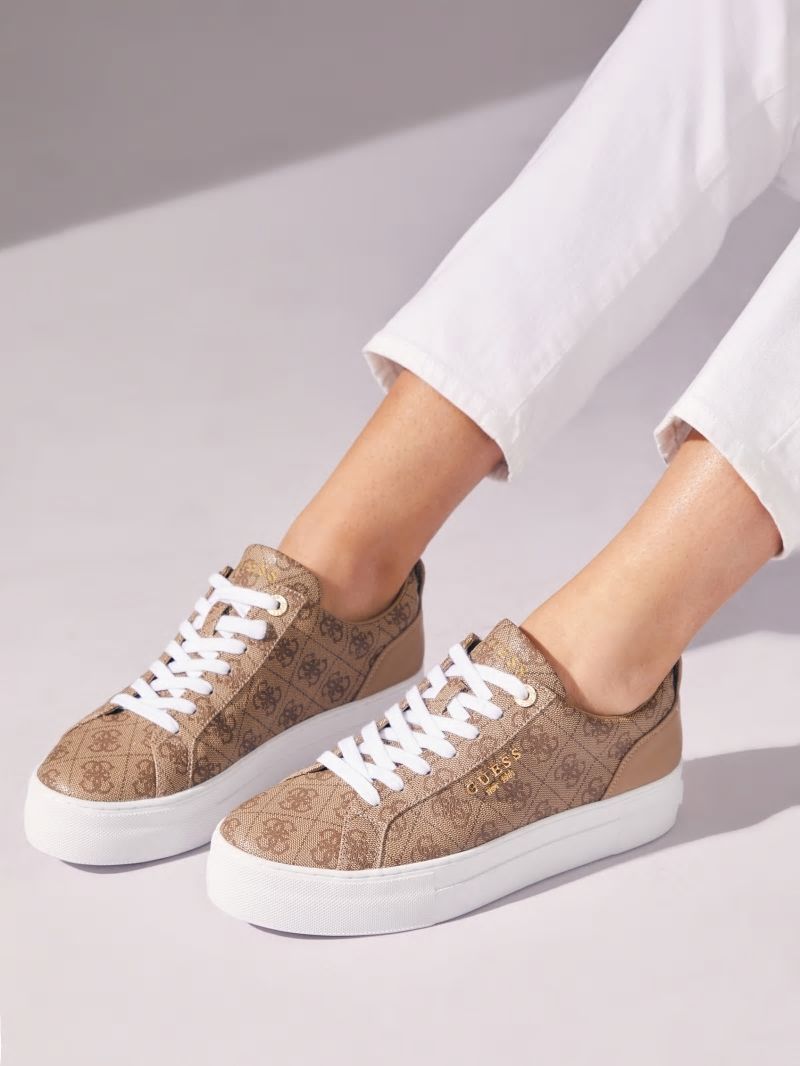 Guess Logo Print Low-Top Sneakers - Light Natural 110